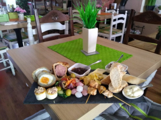 music picknic platter